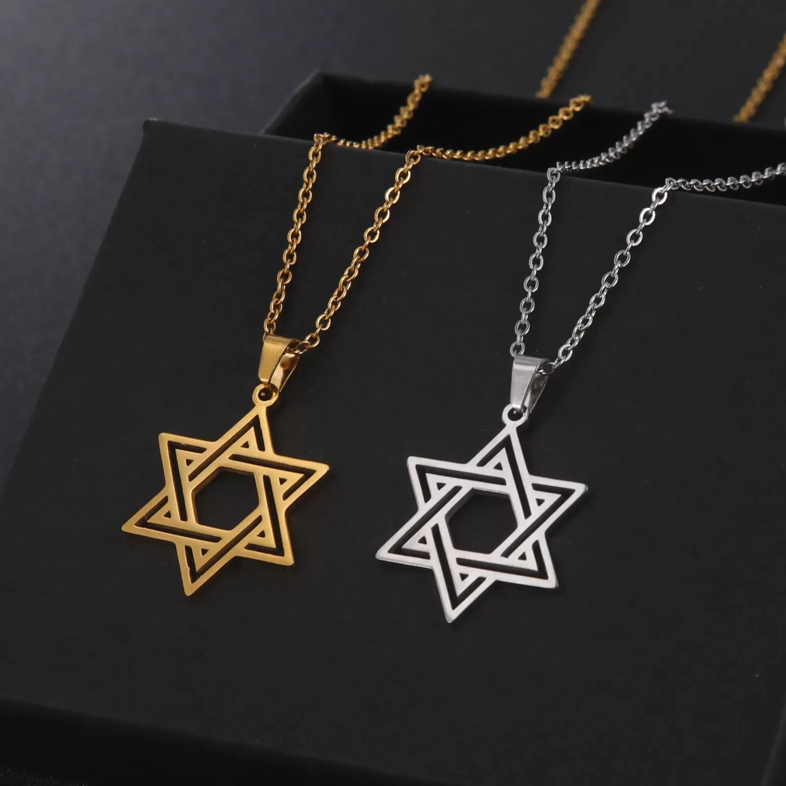 תליון מגן דוד ממתכת עם שרשרת הקסגרם